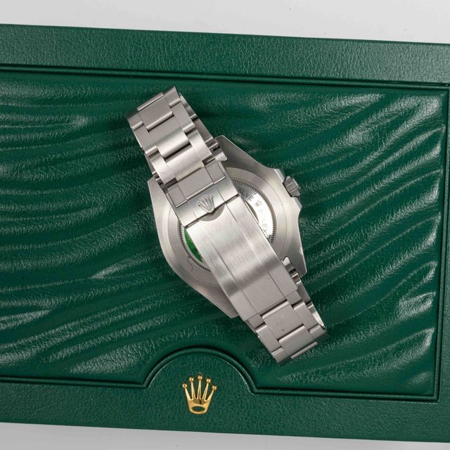 Rolex Sea-Dweller 126600 Image 2